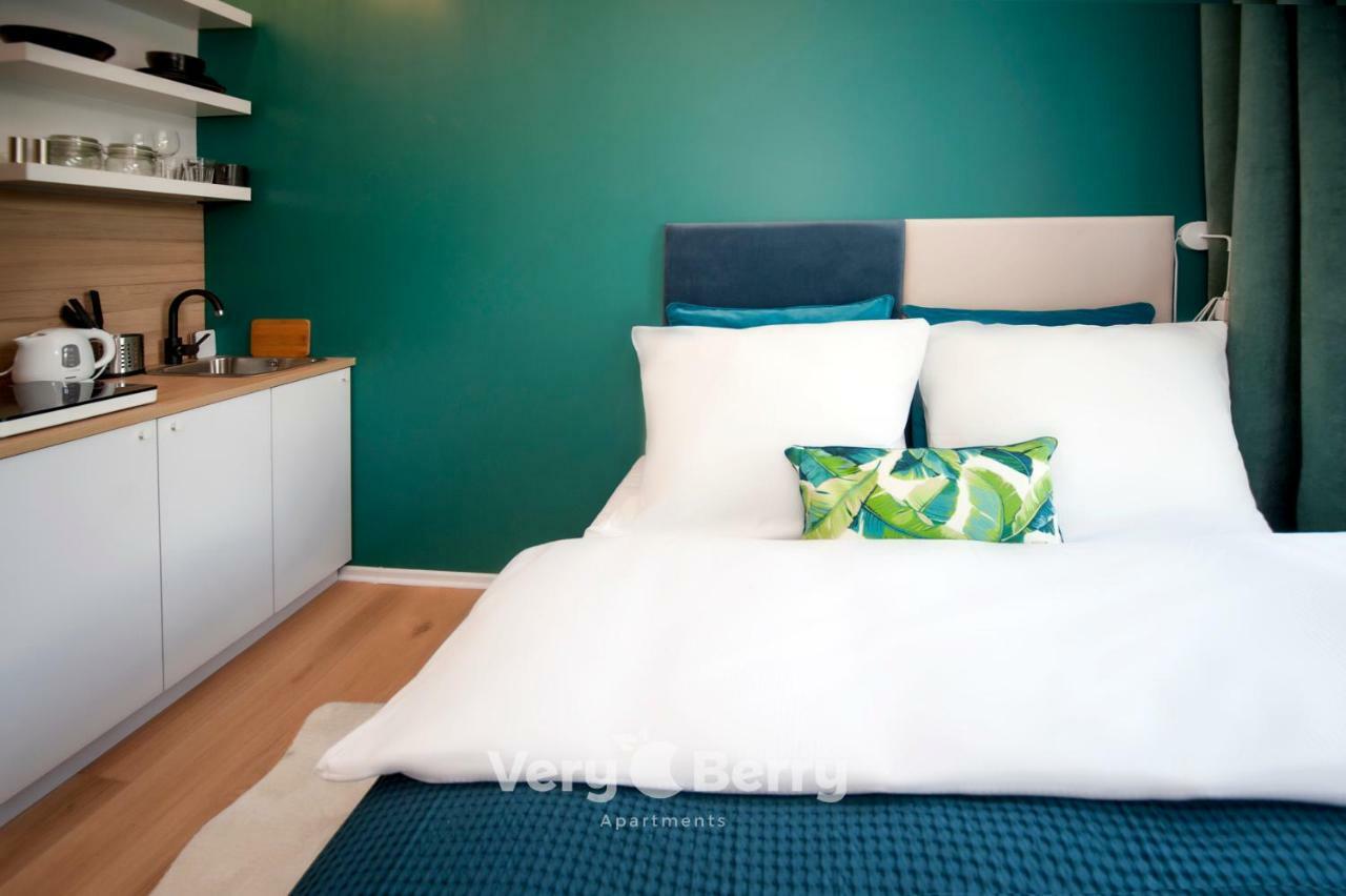Very Berry - Glogowska 35A - Mtp Apartments - Self Check In 24H Познан Екстериор снимка