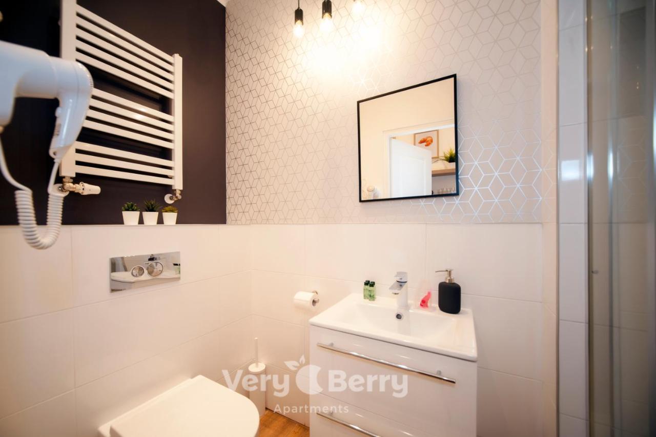 Very Berry - Glogowska 35A - Mtp Apartments - Self Check In 24H Познан Екстериор снимка